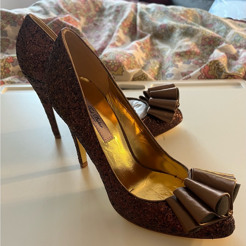 NWT Ted Baker London “Mayter” Closed Toe Brown Glitter Pumps *Price Firm*